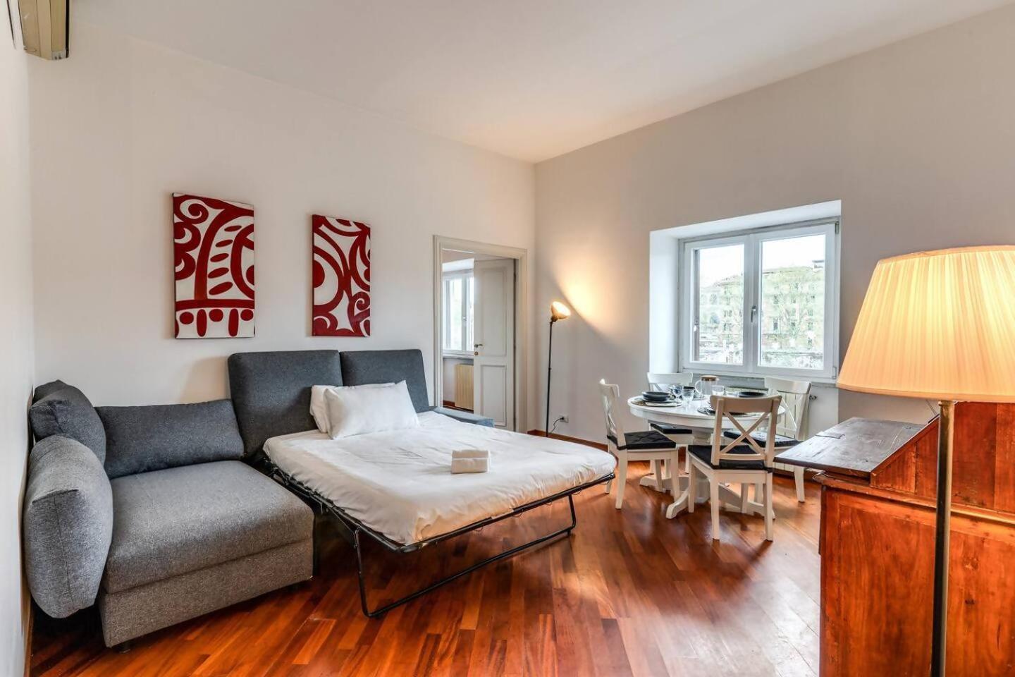 Splendid Flat On The Tiber River Roma Exterior foto